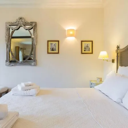 Apartment Chablis 27 Avenue De La Bourdonnais 75007 *