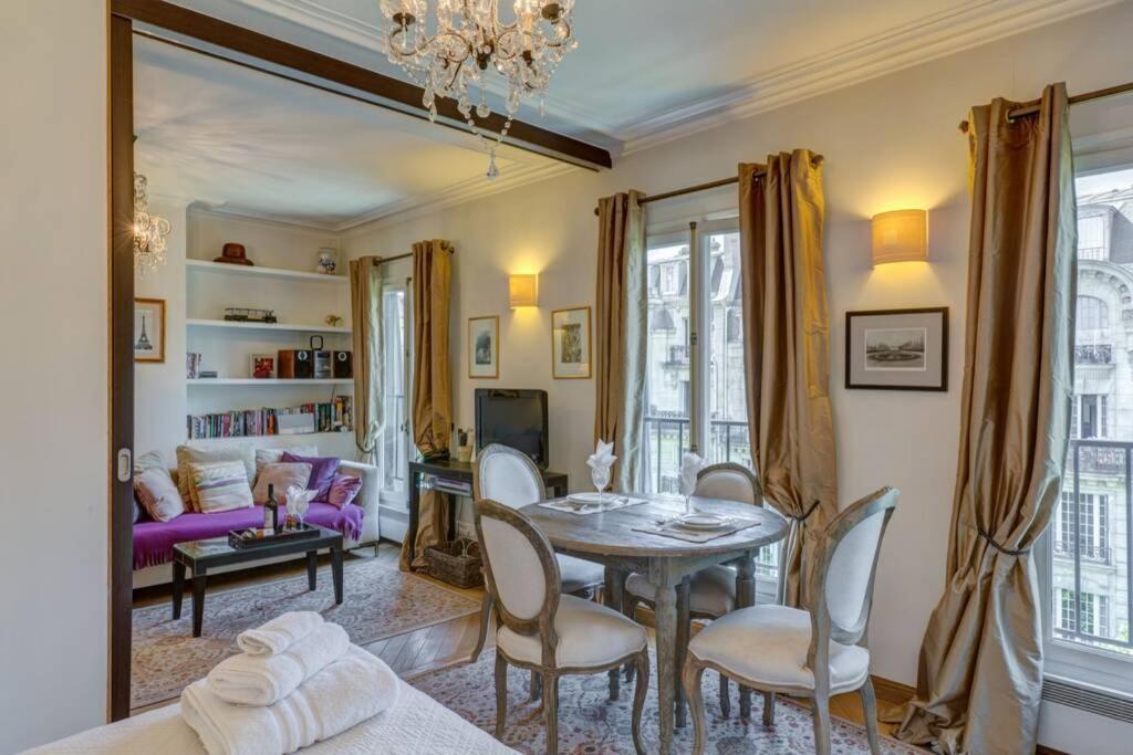 Apartment Chablis 27 Avenue De La Bourdonnais 75007 *