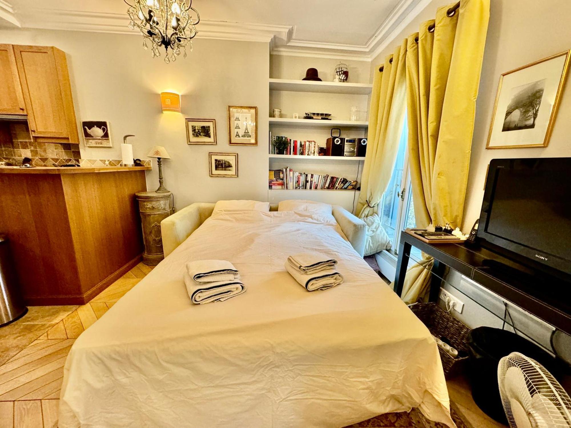 Chablis 27 Avenue De La Bourdonnais 75007 Apartment Paris