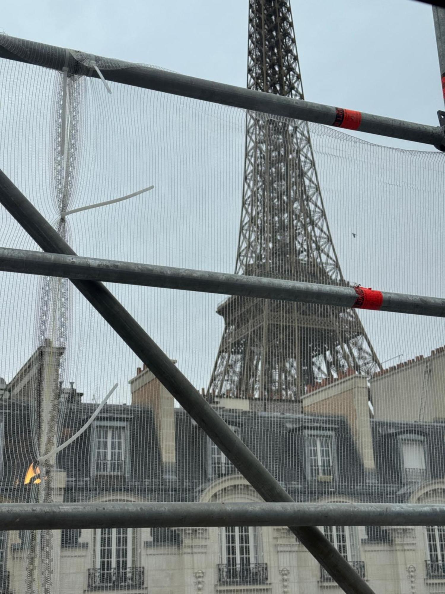 Apartment Chablis 27 Avenue De La Bourdonnais 75007 Paris